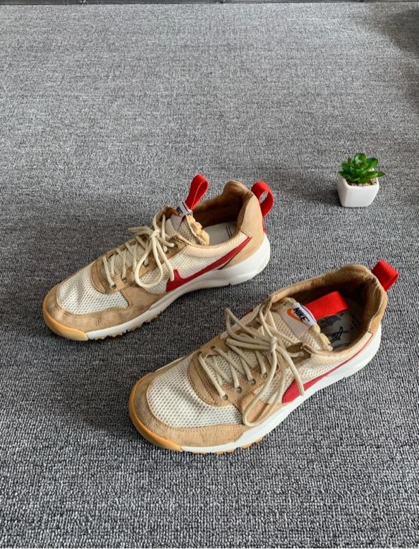 nike宇航员 44码 没原盒 好成色 磨损小运动鞋 11999