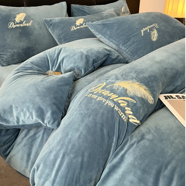 冬季简约轻奢风双面加厚保暖牛奶绒被套家用单人亲肤蓄热纯色被罩