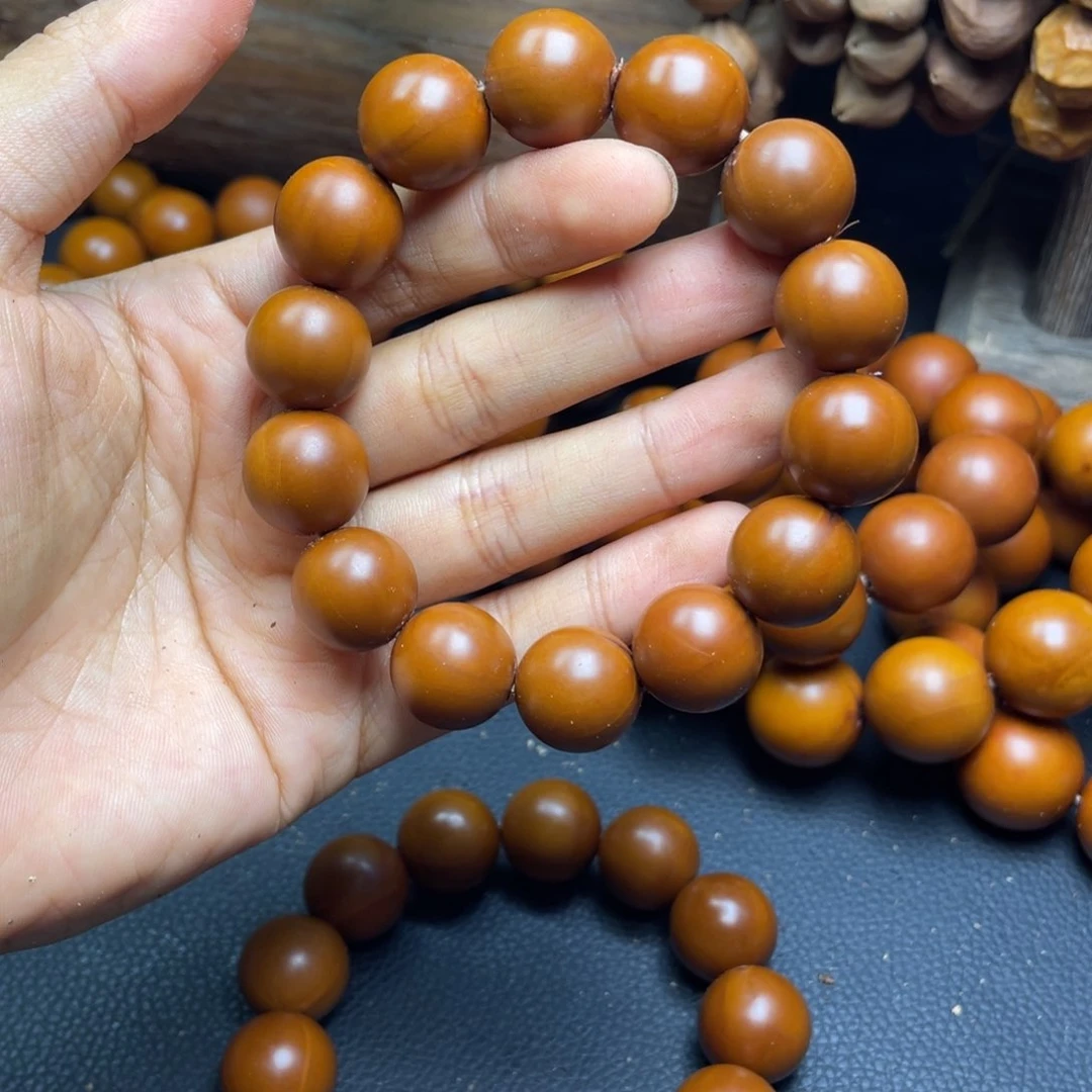 橄榄核核雕046。1.5光珠