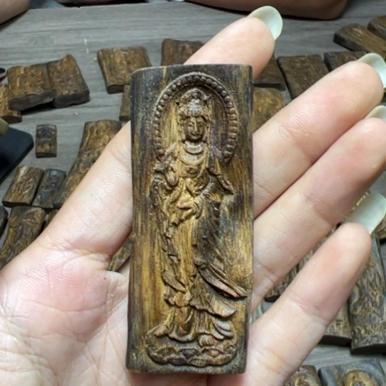 沉香吊坠块料牌子陆河9.2克