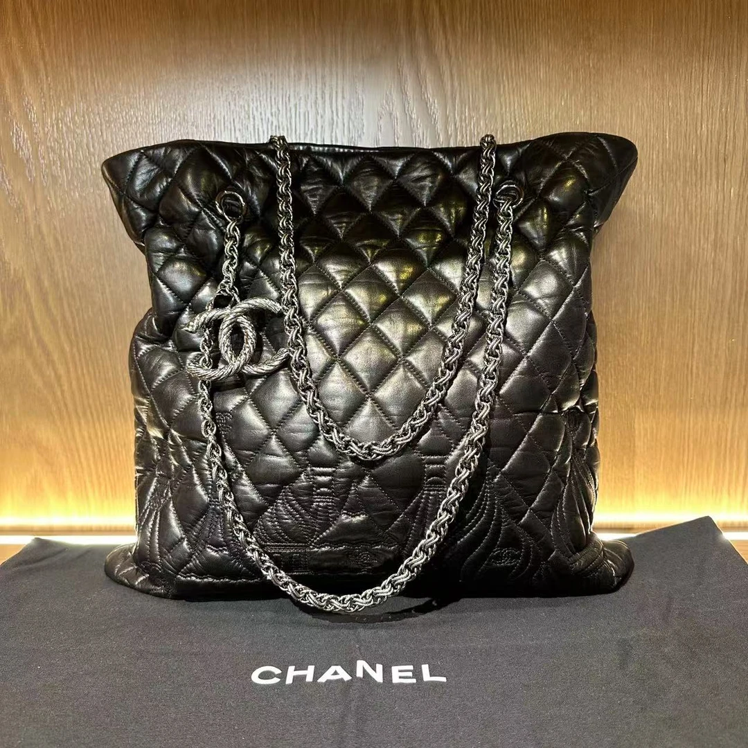 99新 Chanel/香奈儿 飞小雨Fisoy/浮雕城堡tote包