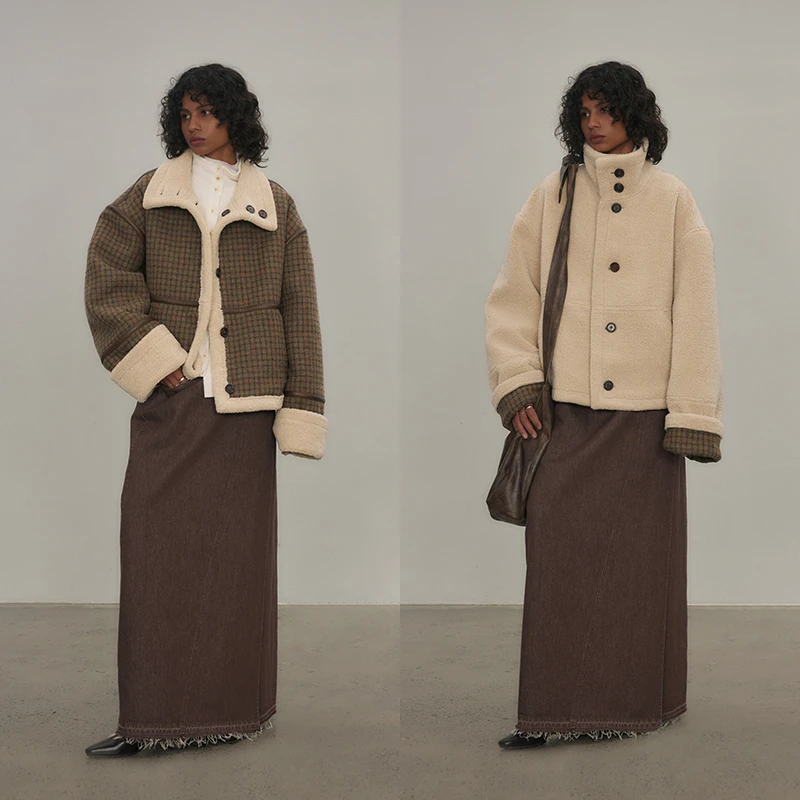 半圆原创设计2023冬新短款羊羔毛外套P23403055