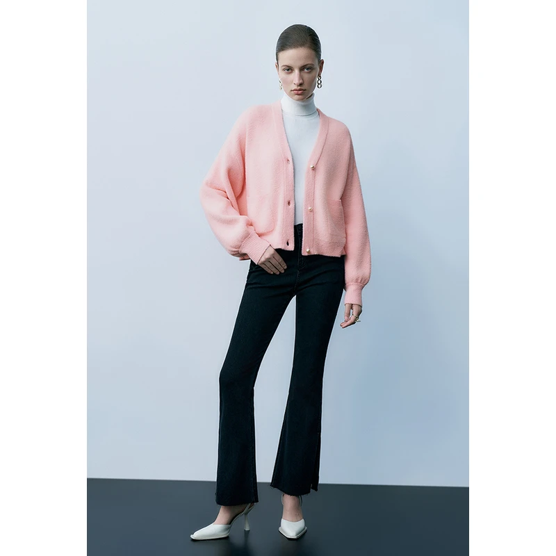 UR2023秋冬新款女装时髦复古百搭修身高腰喇叭牛仔长裤UWG830086