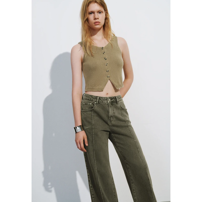 UR2024秋季新款女装美拉德肌理感纽扣无袖针织开衫UWL940096