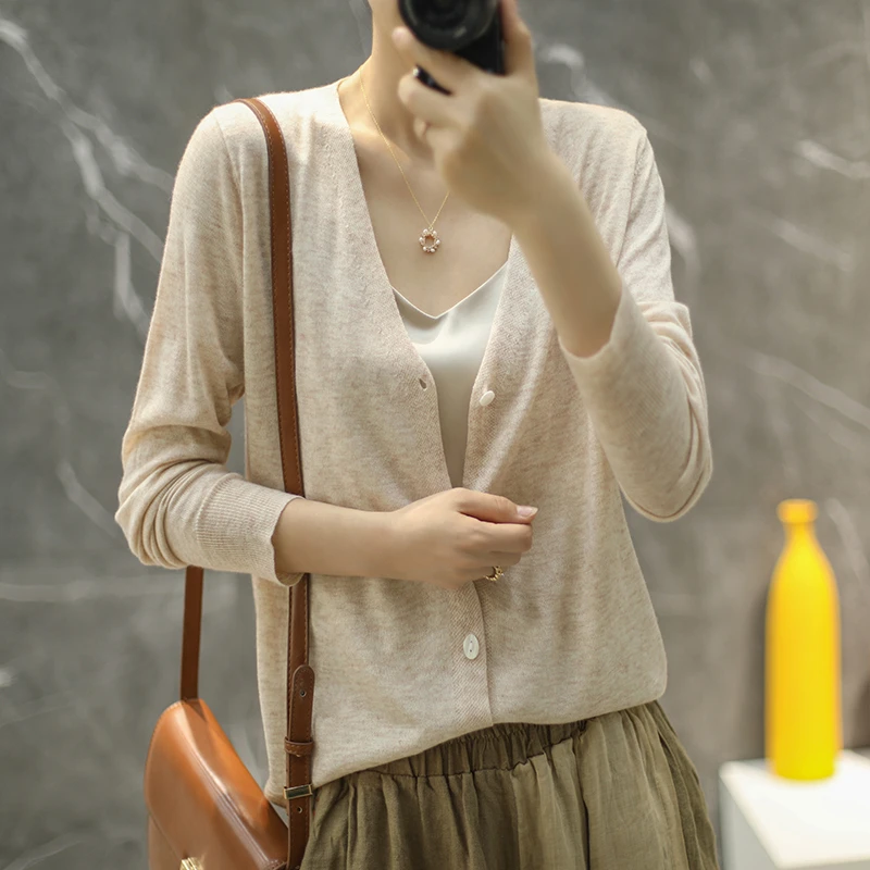 羊毛圆领长袖外搭针织衫女春秋精纺美丽诺宽松外套上衣米色开衫薄