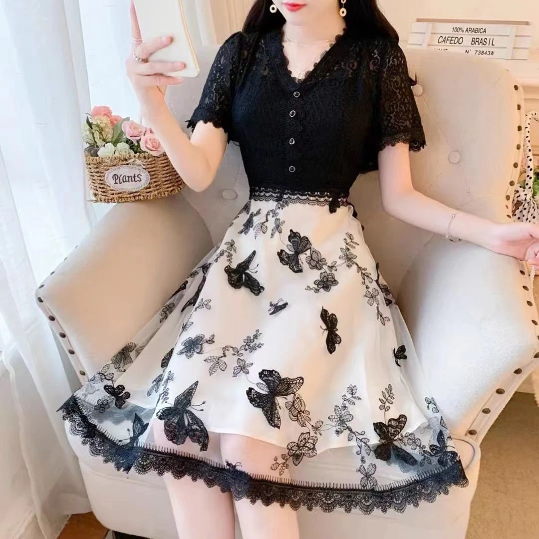 胖优优大码女装新款减龄立体刺绣蝴蝶拼接时尚蕾丝连衣裙9191