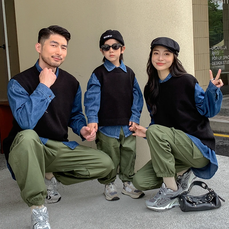 一家三口针织马甲亲子装2024秋冬洋气家庭装背心炸街百搭母女装潮
