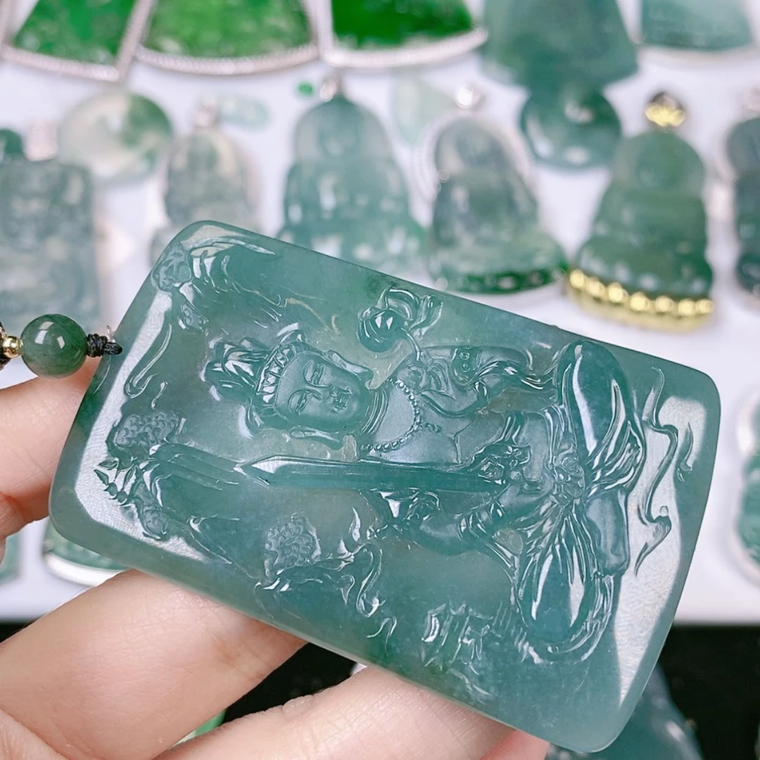 【闪购商品】翡翠颈饰未镶嵌小**亮