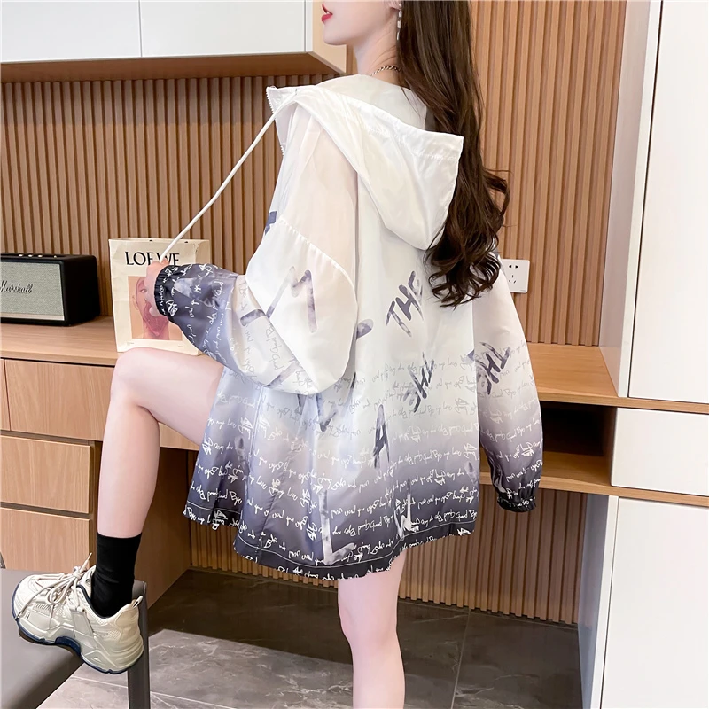 夏季薄款防晒衣设计感透气冰丝中长款开衫宽松百搭大码连帽外套女