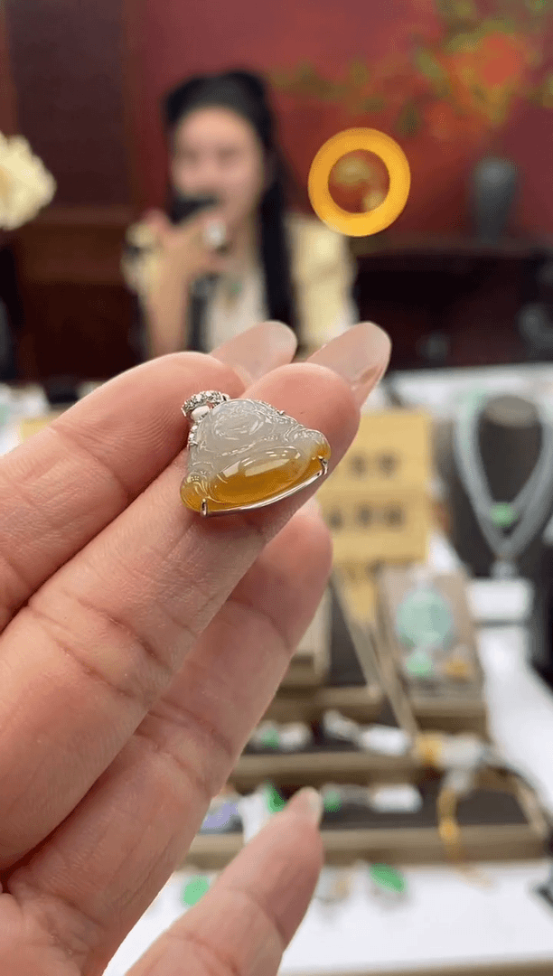 【闪购商品】翡翠颈饰18K金镶嵌小佛公