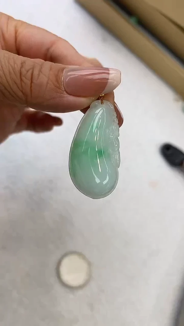 【闪购商品】翡翠颈饰18K金镶嵌福瓜