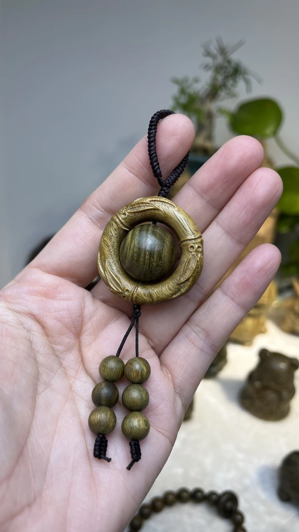 阿根廷绿檀竹节环转运珠钥匙扣手机挂