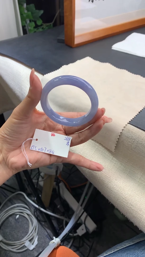 【闪购商品】翡翠手镯未镶嵌44夏沫拍下找耳机看购买须知