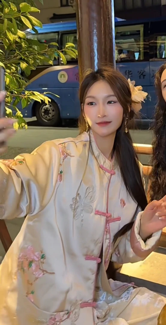 月畔湾【云飞雪】冬款新中式显瘦棉服圆领盘扣国风气质棉衣外套