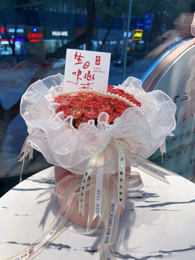 小香风【38朵玫瑰】花束   （成品）