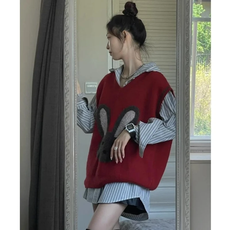 春季红色慵懒风毛衣背心女春秋减龄学院风针织马甲+新款连帽衬衫