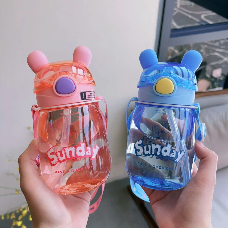 儿童水杯吸管杯可爱超萌小学生男女夏天创意卡通便携背带喝水杯子