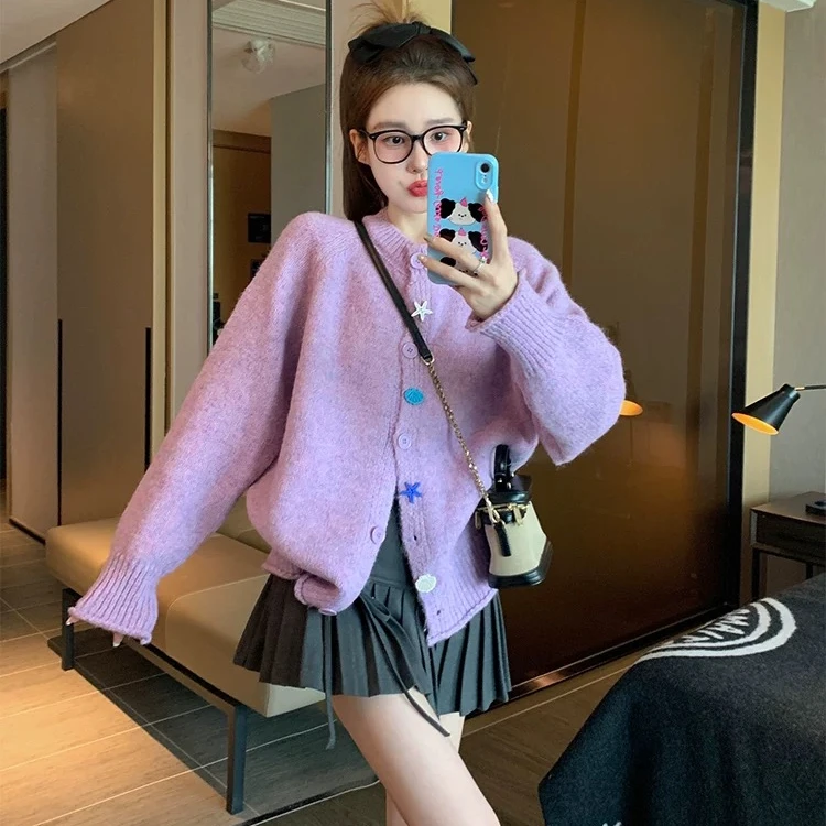 紫色软糯圆领甜美毛衣外套秋冬新款宽松慵懒风小个子针织开衫上衣