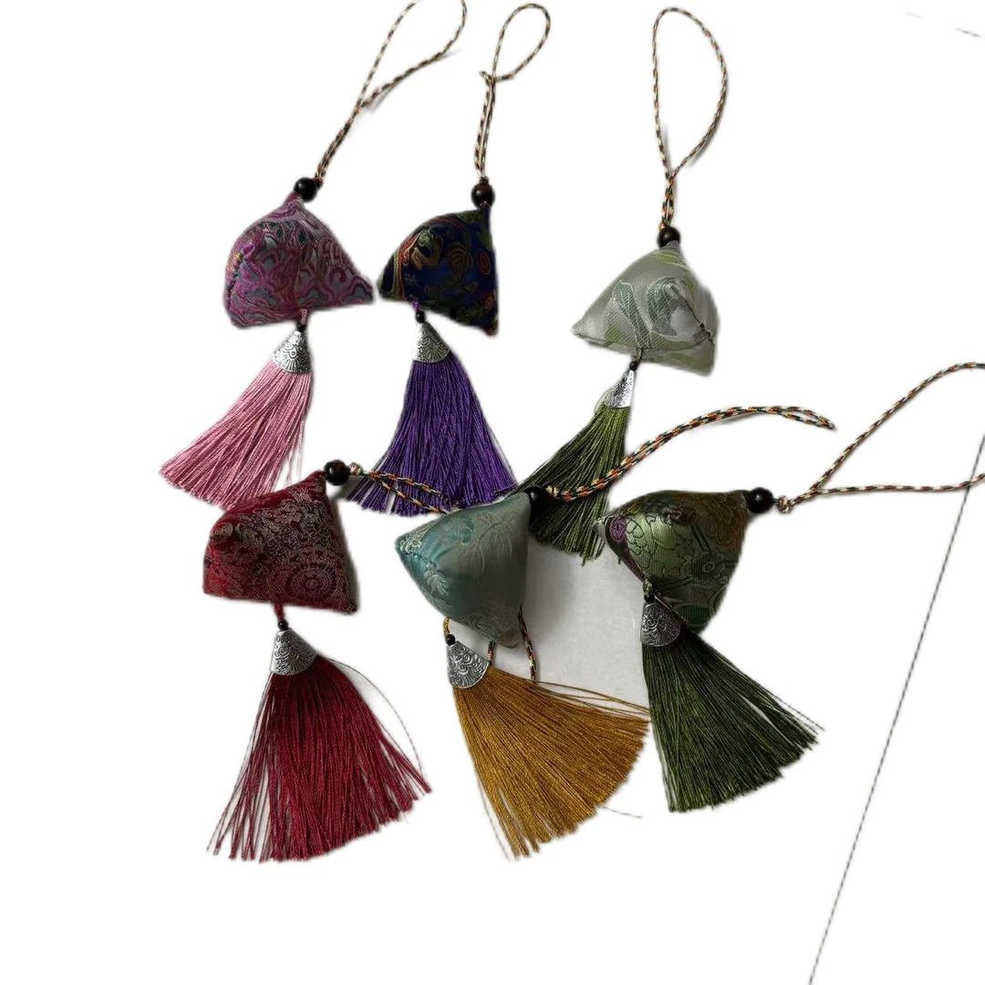 丝纡---中国风宋锦香云纱端午节手工三角包（颜色随机发）