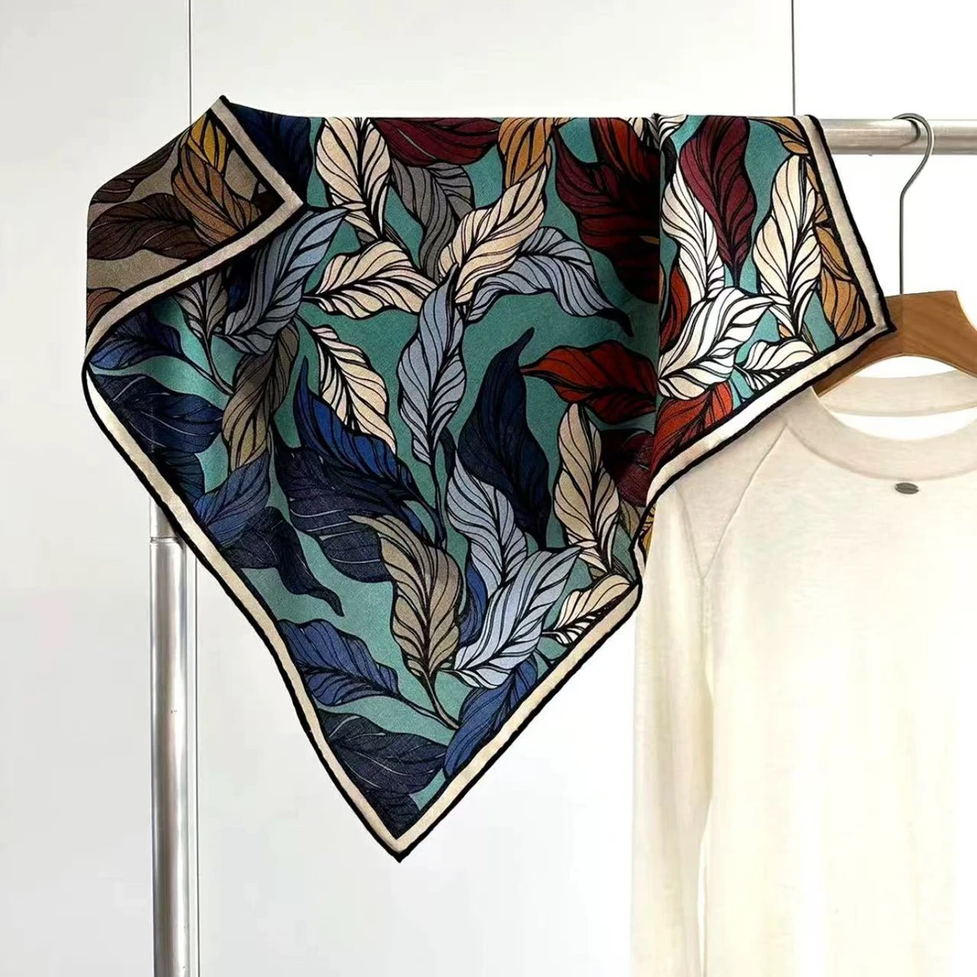 丝纡---一叶知秋· 丝毛外单！ 丝毛中方巾65*65围巾