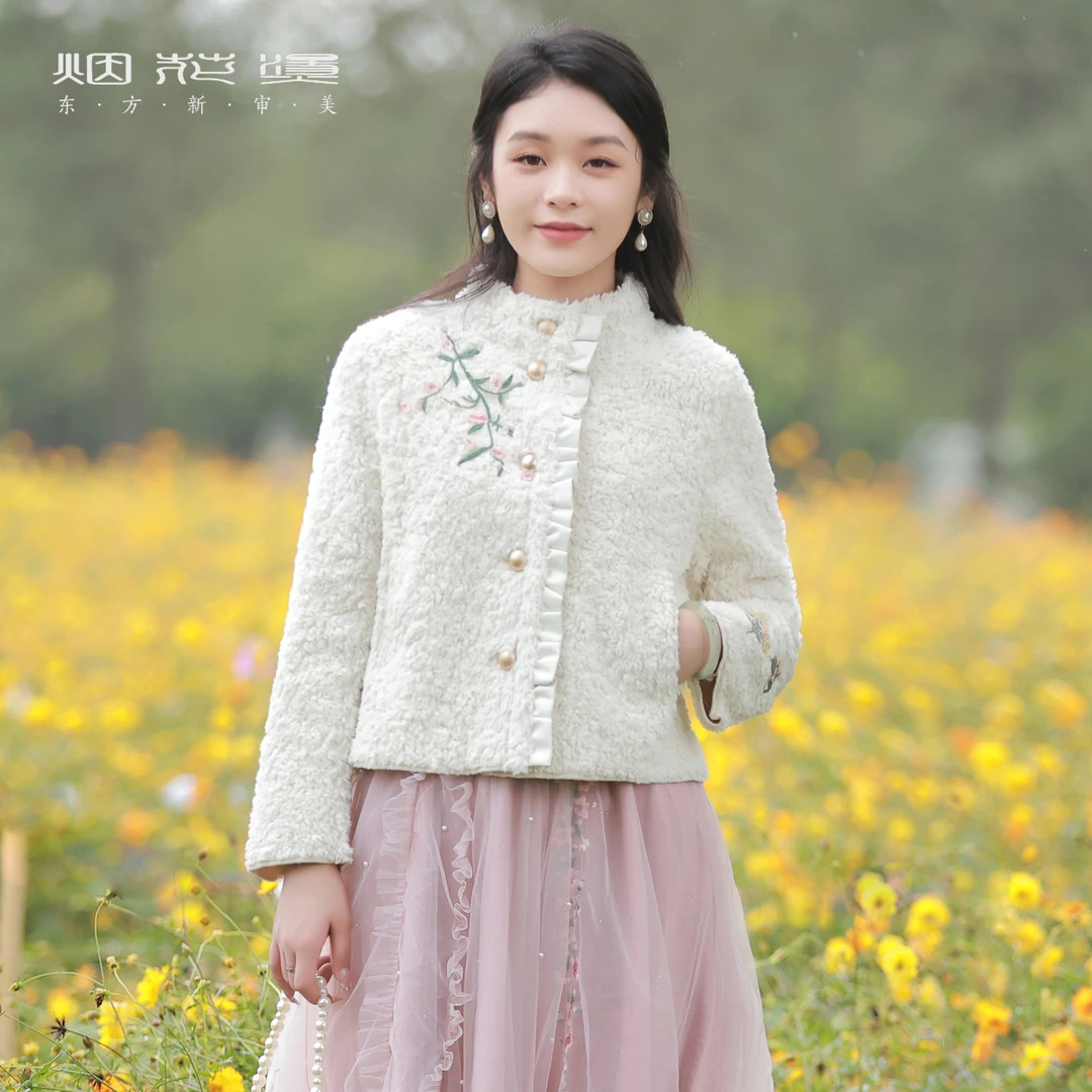 烟花烫小香风短款外套 2024秋冬新款文艺气质绣花保暖上衣 翠雪