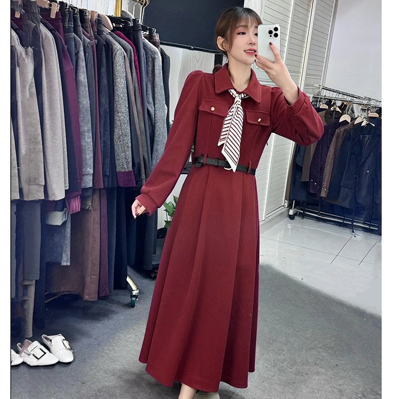 厚款呢子连衣裙女秋冬新品2024赫本风气质收腰显瘦高级感红色裙子