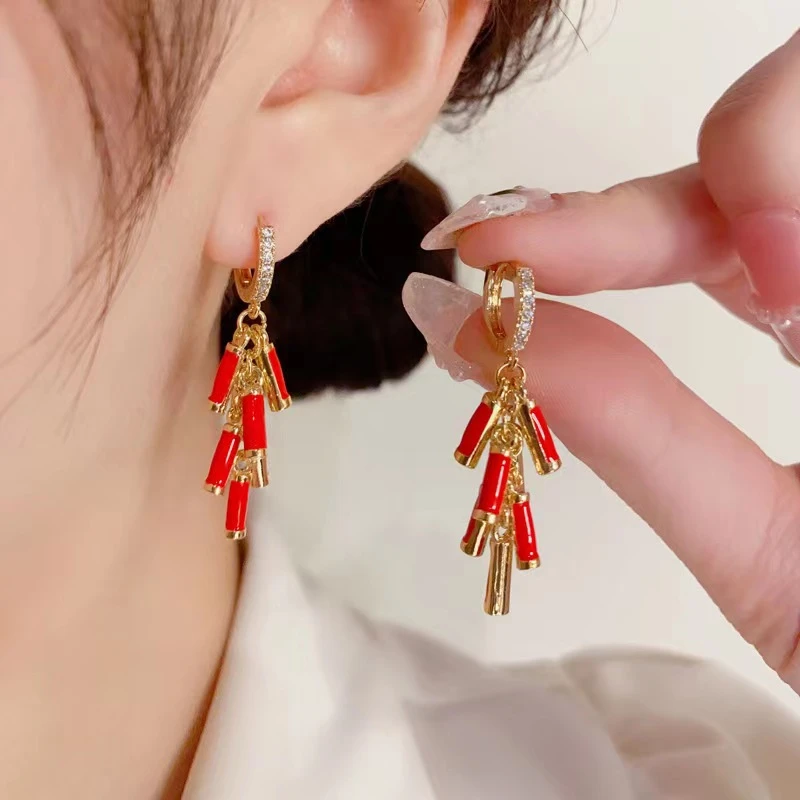 铜合金耳饰 中国风过年喜庆红色鞭炮流苏耳扣女个性百搭气质耳环