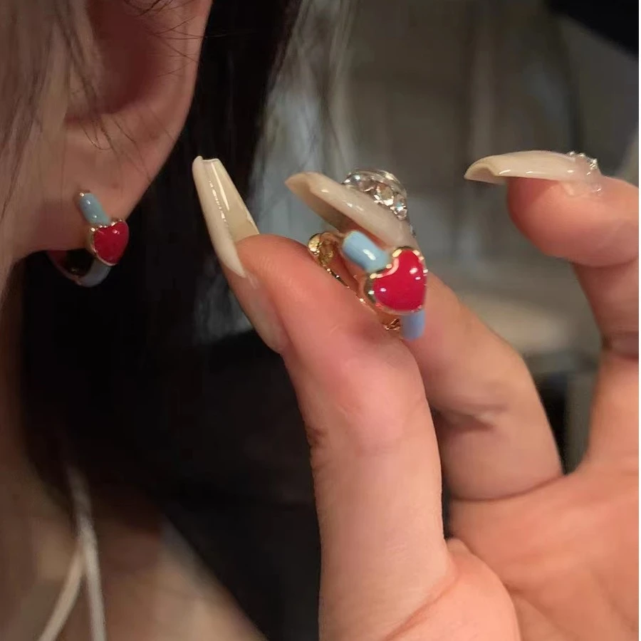 铜合金耳饰 白百合同款蓝色滴油红色爱心耳扣时尚百搭气质耳环女