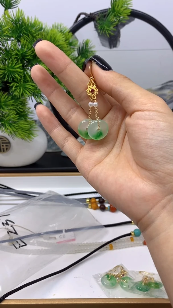 【闪购商品】翡翠耳环未镶嵌耳钩E237