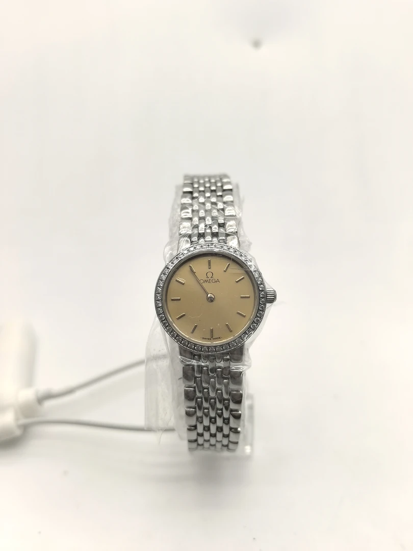 95新 Omega/欧米茄 70385/A蝶飞女士石英表/22盘/后钻