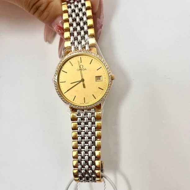 95新 Omega/欧米茄 蝶飞/70137/石英/32盘