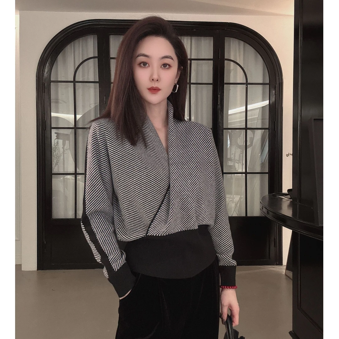 慕兰繁浮秋季新款慵懒气质修身条纹交叉收腰拼针织衬衫ML-88698