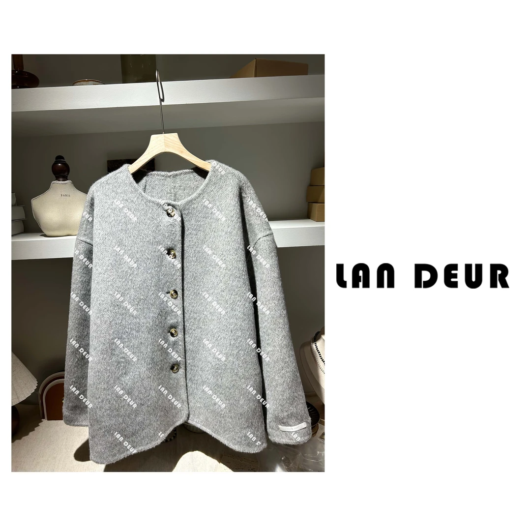 JIUJIU【云初浪漫】90羊毛舒适百搭经典圆领毛呢外套0903-40014