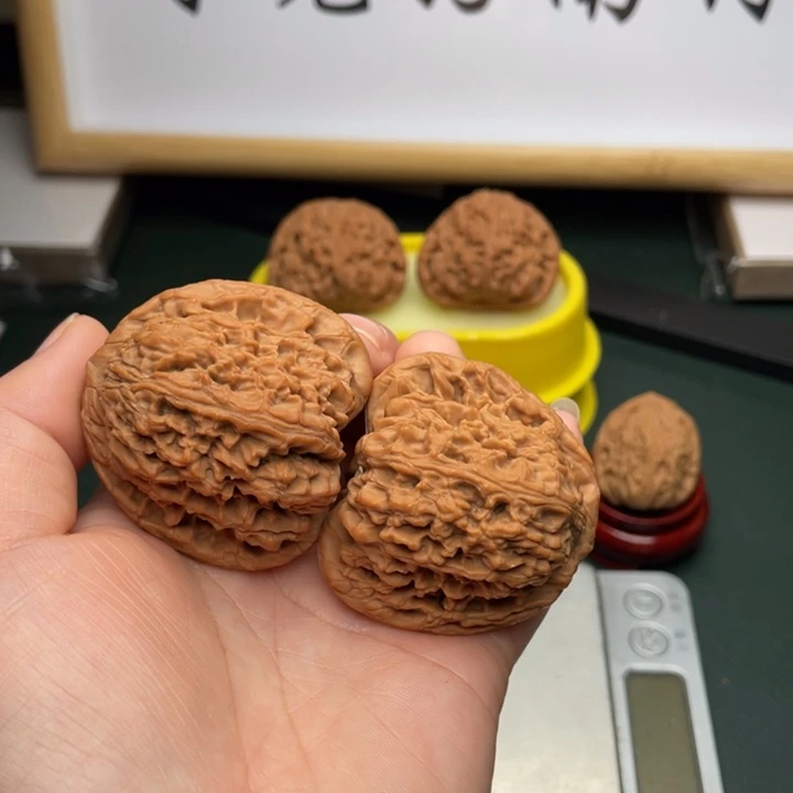 文玩核桃吊坠大团子44-42-43-0149号