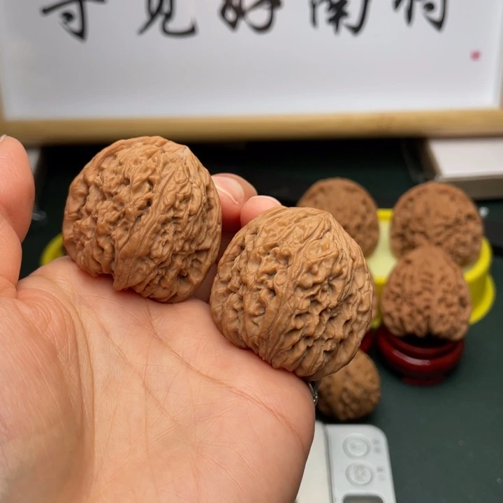 文玩核桃吊坠383737尺满肉窝头凹底拉丝29号