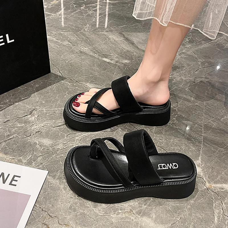 套趾沙滩凉拖鞋女2025年春季新款时尚复古小个子厚底防滑网红拖鞋