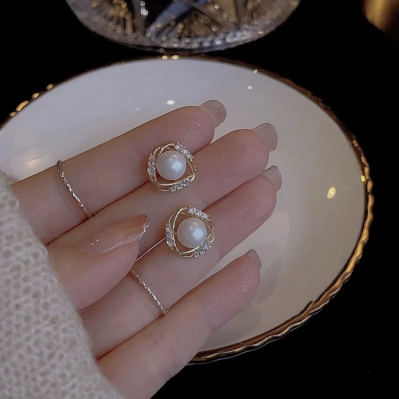 铜合金耳饰 镂空珠珠耳钉轻奢几何耳饰小众设计气质耳环F2937