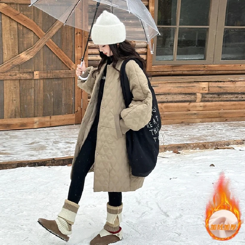 女童冬装菱形格棉服2024新款洋气女大童冬季韩系穿搭加绒加厚风衣