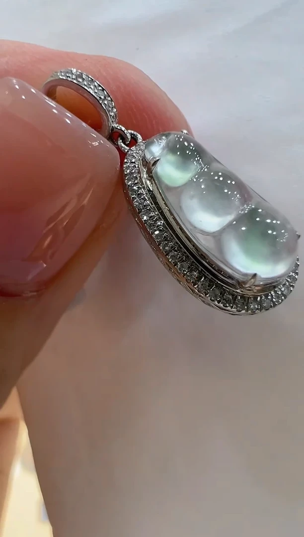 【闪购商品】翡翠吊坠(不含链)18K金镶嵌多样性发货拍一发一