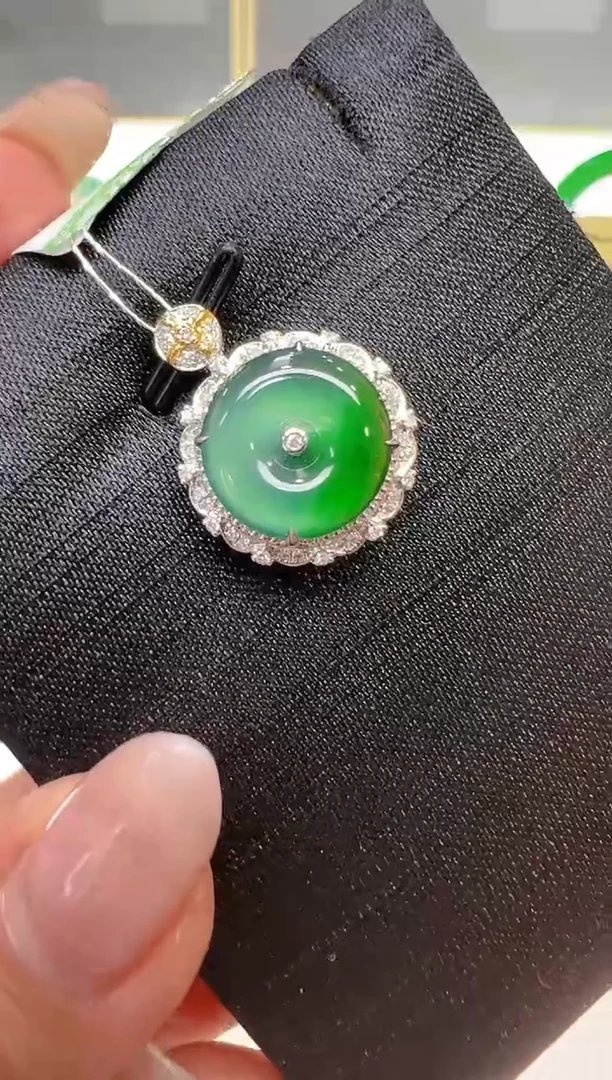 【闪购商品】翡翠吊坠(不含链)18K金镶嵌团购多样性发货拍一付一