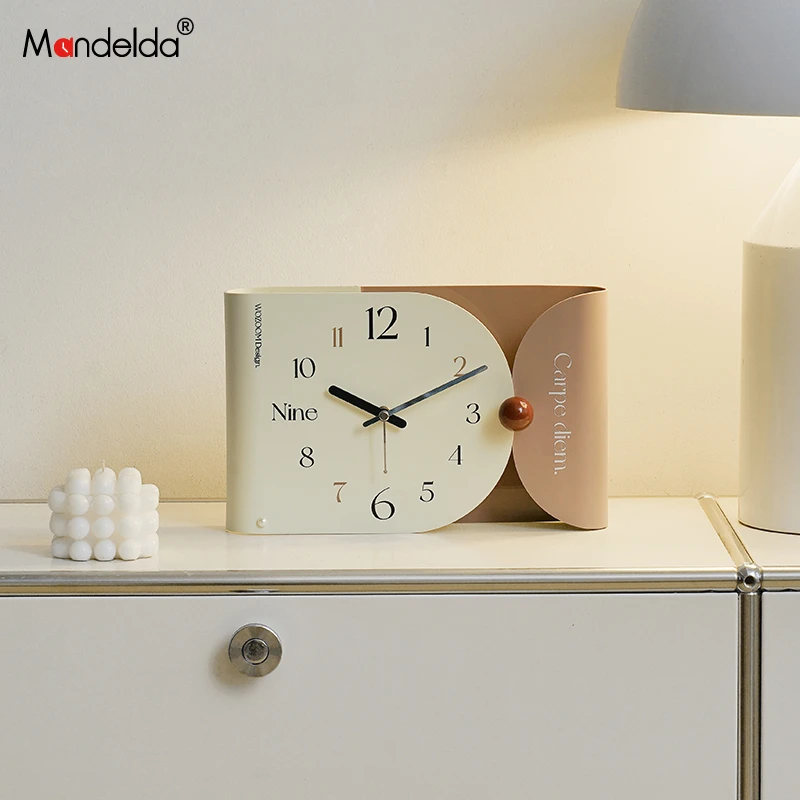 Mandelda免打孔2024新款奶油风挂钟客厅家用欧式钟表创意时钟挂墙