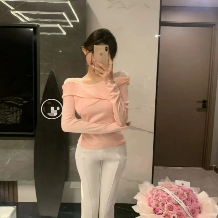 [春歌]网纱拼接露肩针织上衣满钻女2024新款不规则交叉性感显瘦女