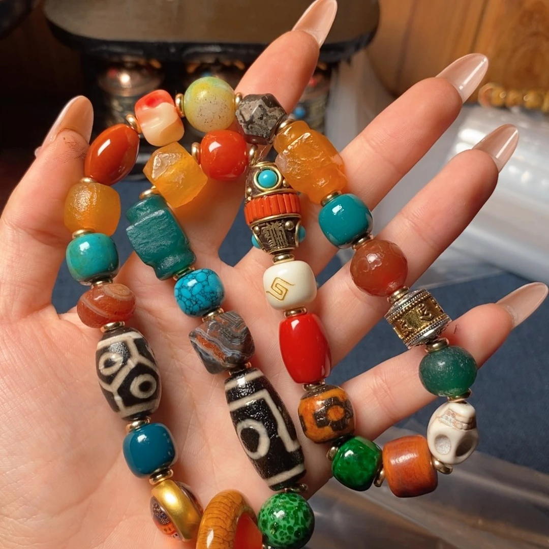 泥塑莫***@……………………………