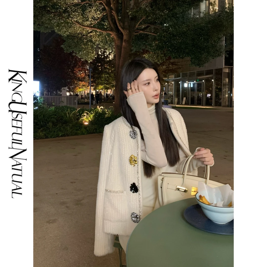 KUN 白雪冰花 安哥拉小香 珠片刺绣环钉花轻小香垂感秋冬白色外套