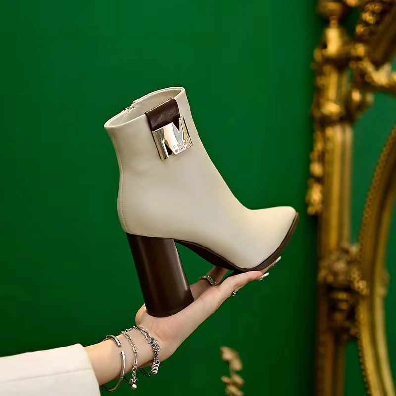 法式尖头短靴女2024年秋冬新款英伦风高跟鞋侧拉链粗跟气质瘦瘦靴
