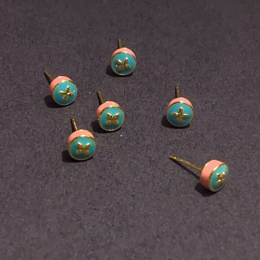 18K金镶嵌珐琅彩小耳钉  单只  要一对拍两单（多样性发其一）