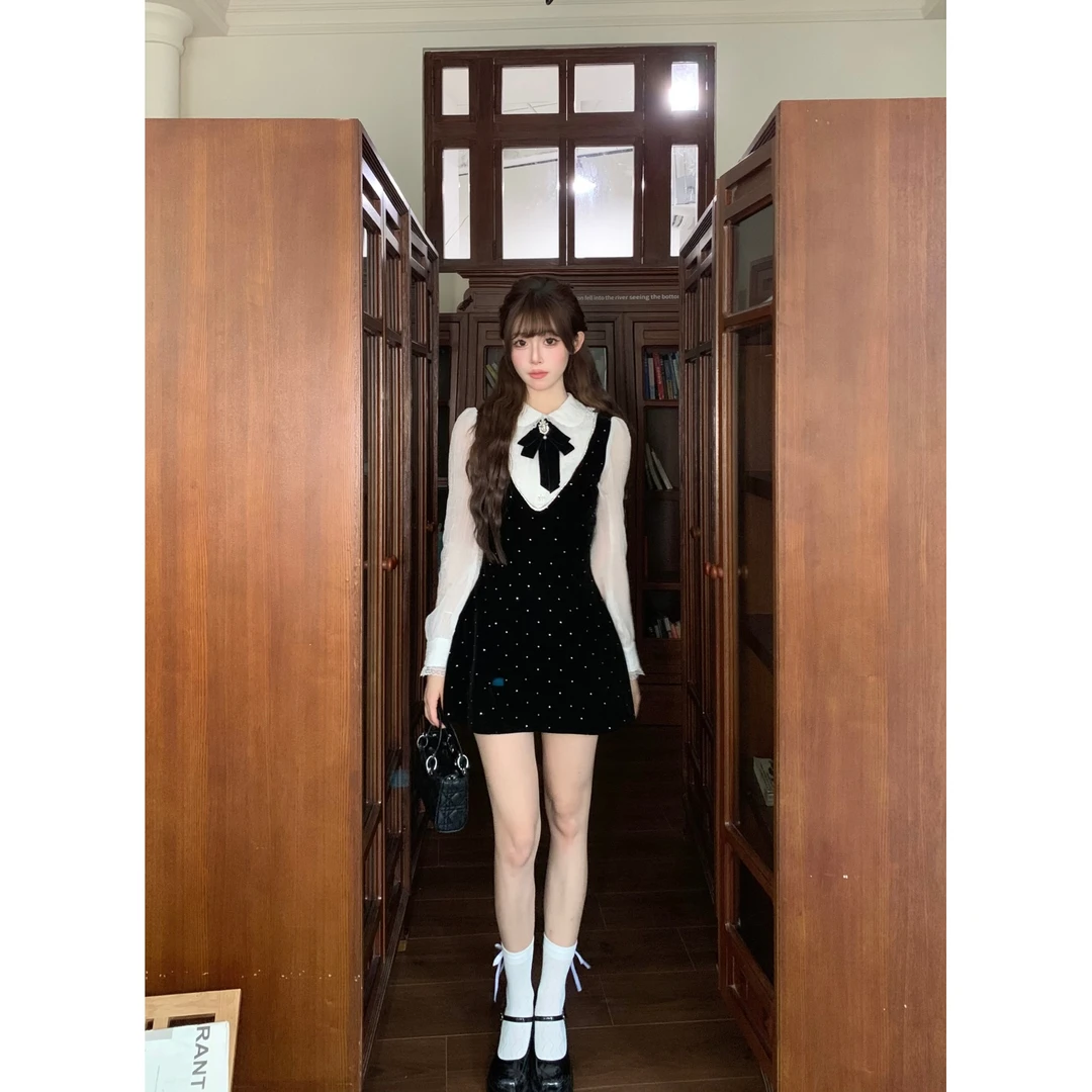 越韩小鱼 缪斯千金 法式丝绒重工钉珠假两件娃娃领显瘦小黑裙秋季