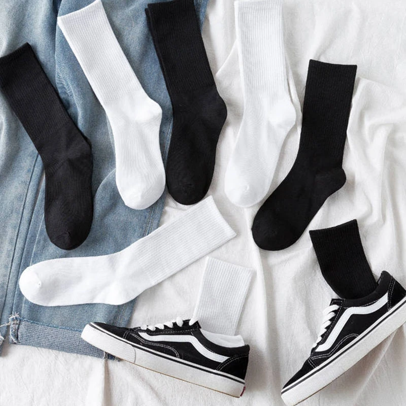 袜子纯黑白色棉高帮情侣秋冬四季吸湿排汗中筒袜高中生浅色系男女