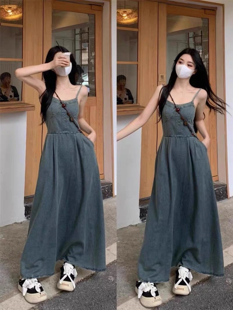 大码复古港风牛仔连衣裙女夏季胖MM显瘦收腰吊带裙梨形身材长裙子