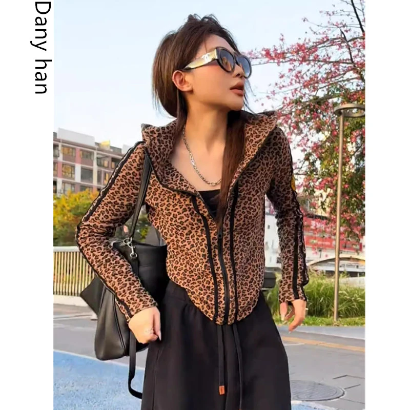 港味复古御姐范豹纹连帽拉链短外套上衣女2024年冬季时尚欧货上衣